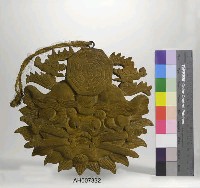 藏品(木製獅臉掛牌)的圖片